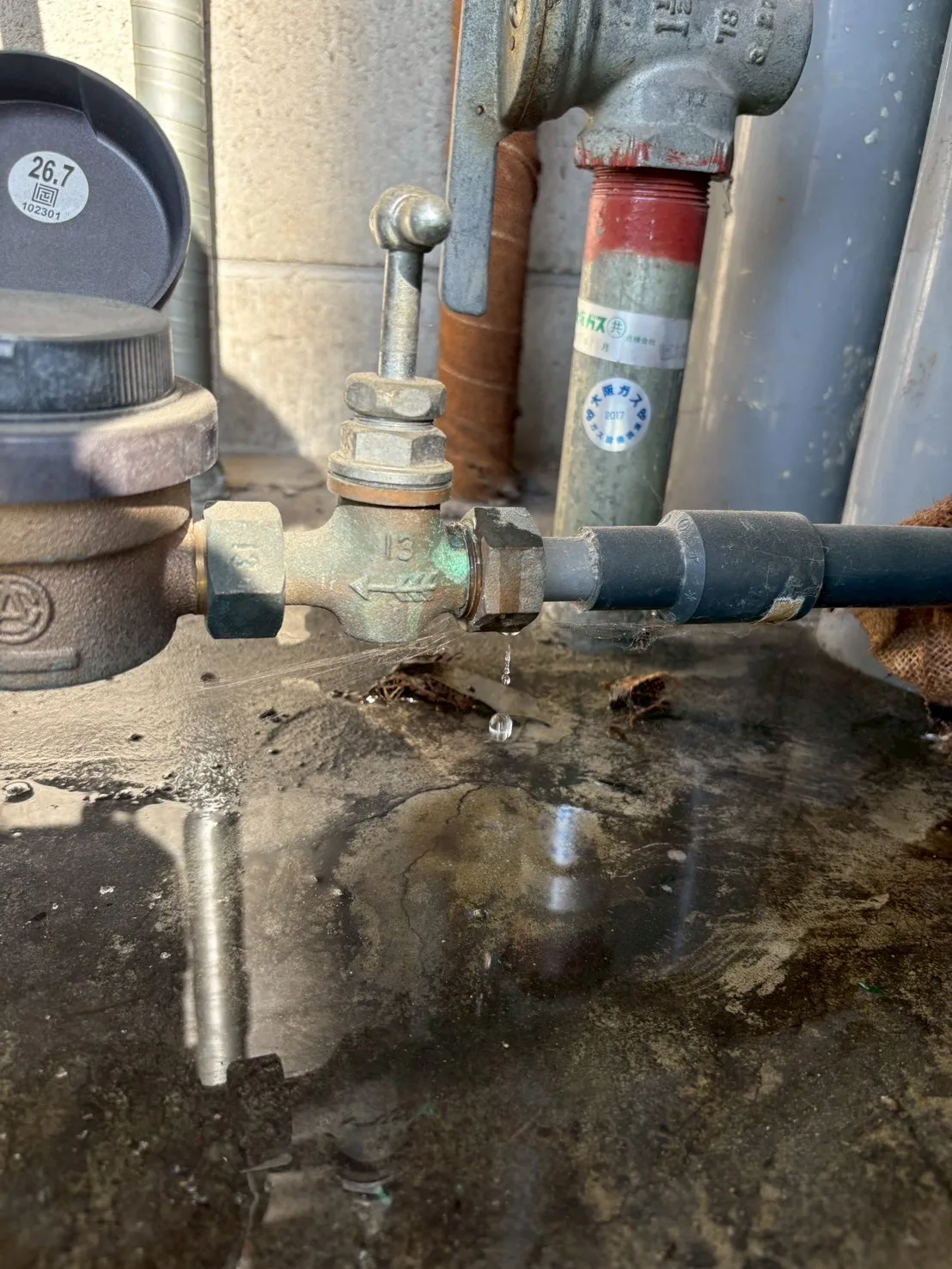 水漏れの原因はバルブパッキンの劣化｜賃貸物件の漏水修理