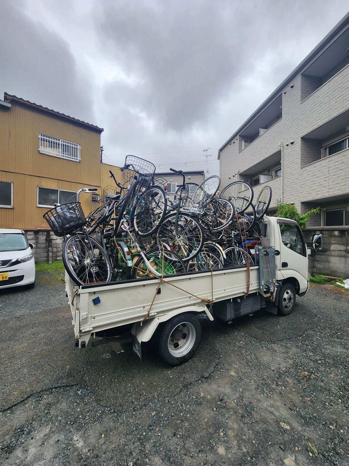 駐輪場の放置自転車を撤去｜賃貸物件の駐輪場管理と防犯対策